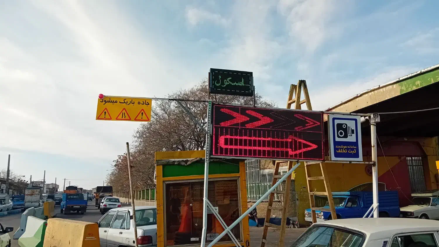 نصب تابلو روان ال ای دی بنر چلنیوم تعمیر|خدمات پیشه و مهارت|تبریز, |دیوار