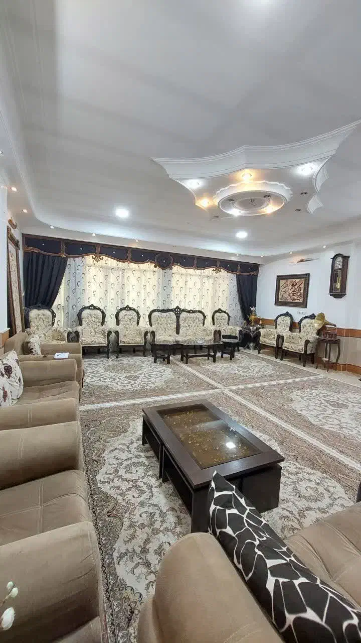 ویلایی ۳ طبقه+ سوئیت ۵۰ متری|فروش خانه و ویلا|قم, انسجام|دیوار