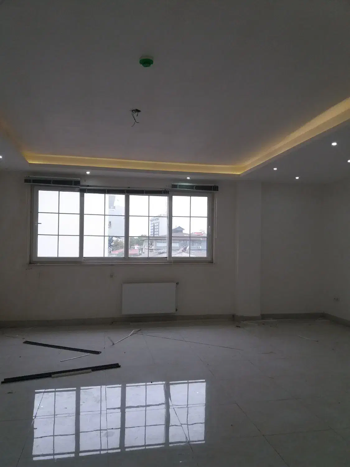 فروش واحد تجاری 90 متری چهارراه گلسار|فروش دفتر کار، اتاق اداری، مطب|رشت, گلسار|دیوار