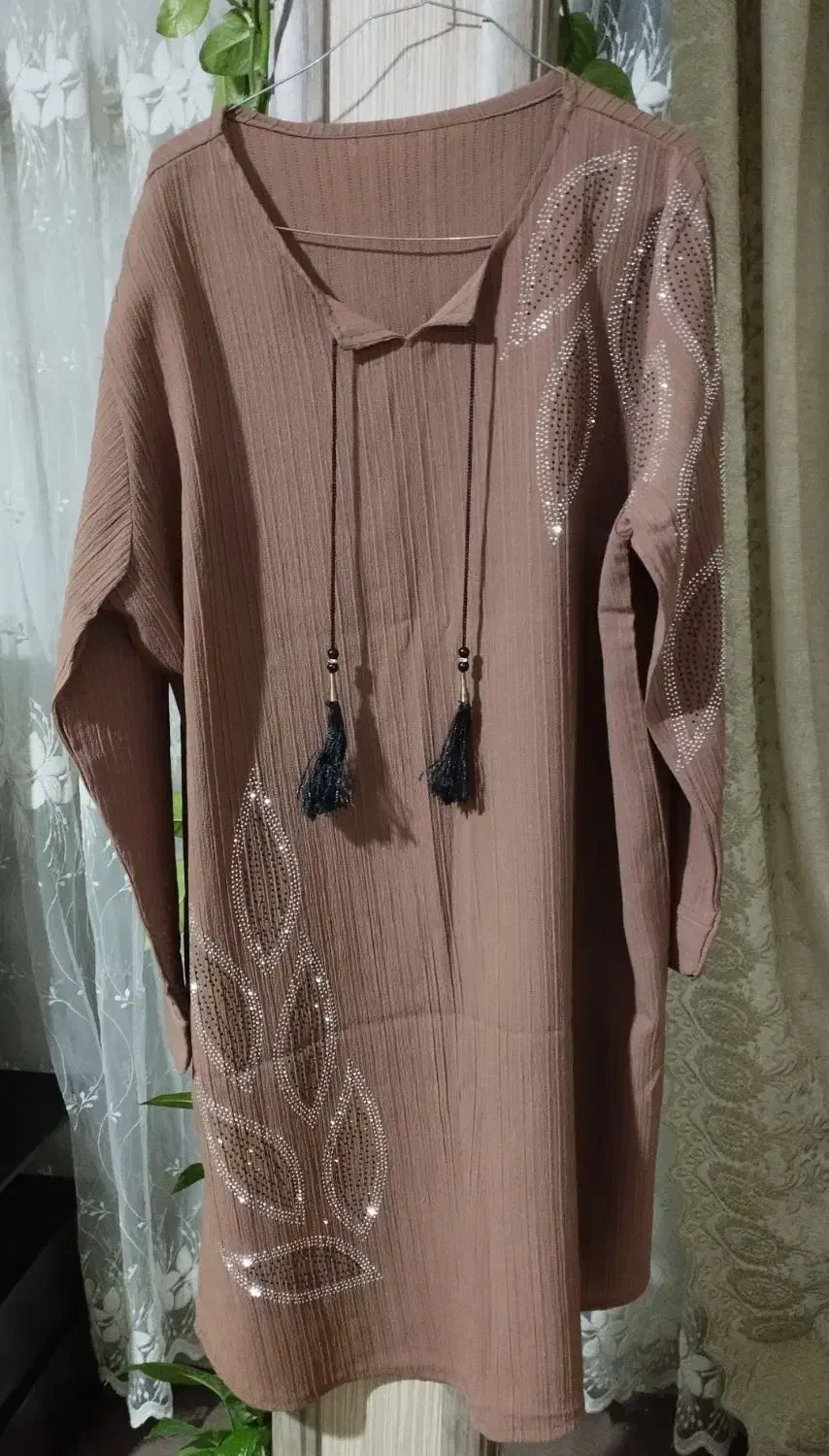 شومیز|لباس|رودهن, |دیوار