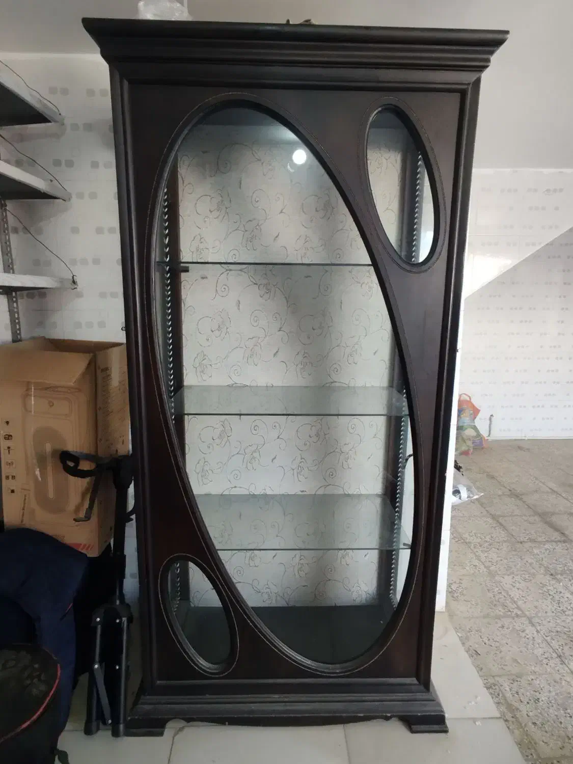 گنجه سالم|بوفه، ویترین، کنسول|تربت‌حیدریه, منظر|دیوار