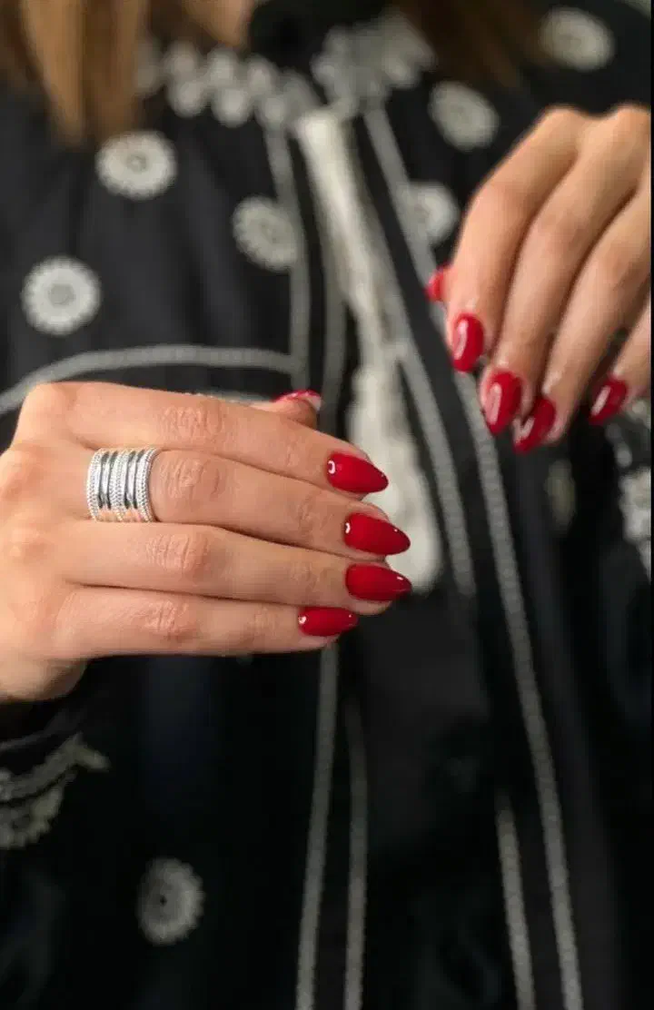 کاشت ناخن و آموزش ناخن با ارائه مدرک فقط ۳نیم میل|خدمات آرایشگری و زیبایی|میانه, |دیوار