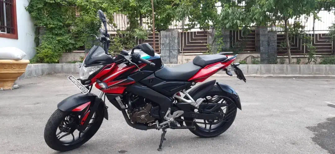 NS200 مدل95|موتورسیکلت|بومهن, |دیوار