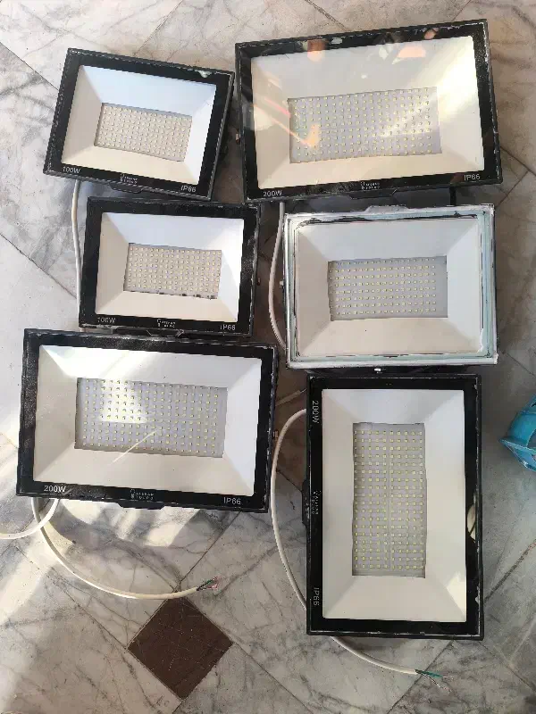 حراج پرژکتور 100 وات|لامپ و چراغ|اصفهان, برازنده|دیوار