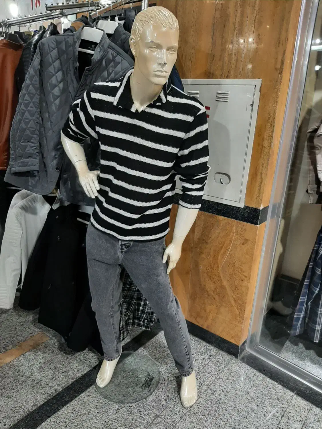 ۶ عدد مانکن مردانه-چوب لباسی-آینه قدی|فروشگاه و مغازه|تبریز, |دیوار