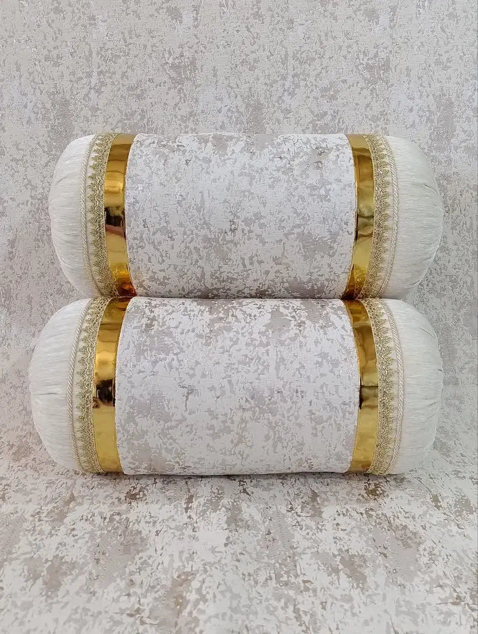 بالشت.پشتی.شاهنشین|رختخواب، بالش، پتو|فراشبند, |دیوار