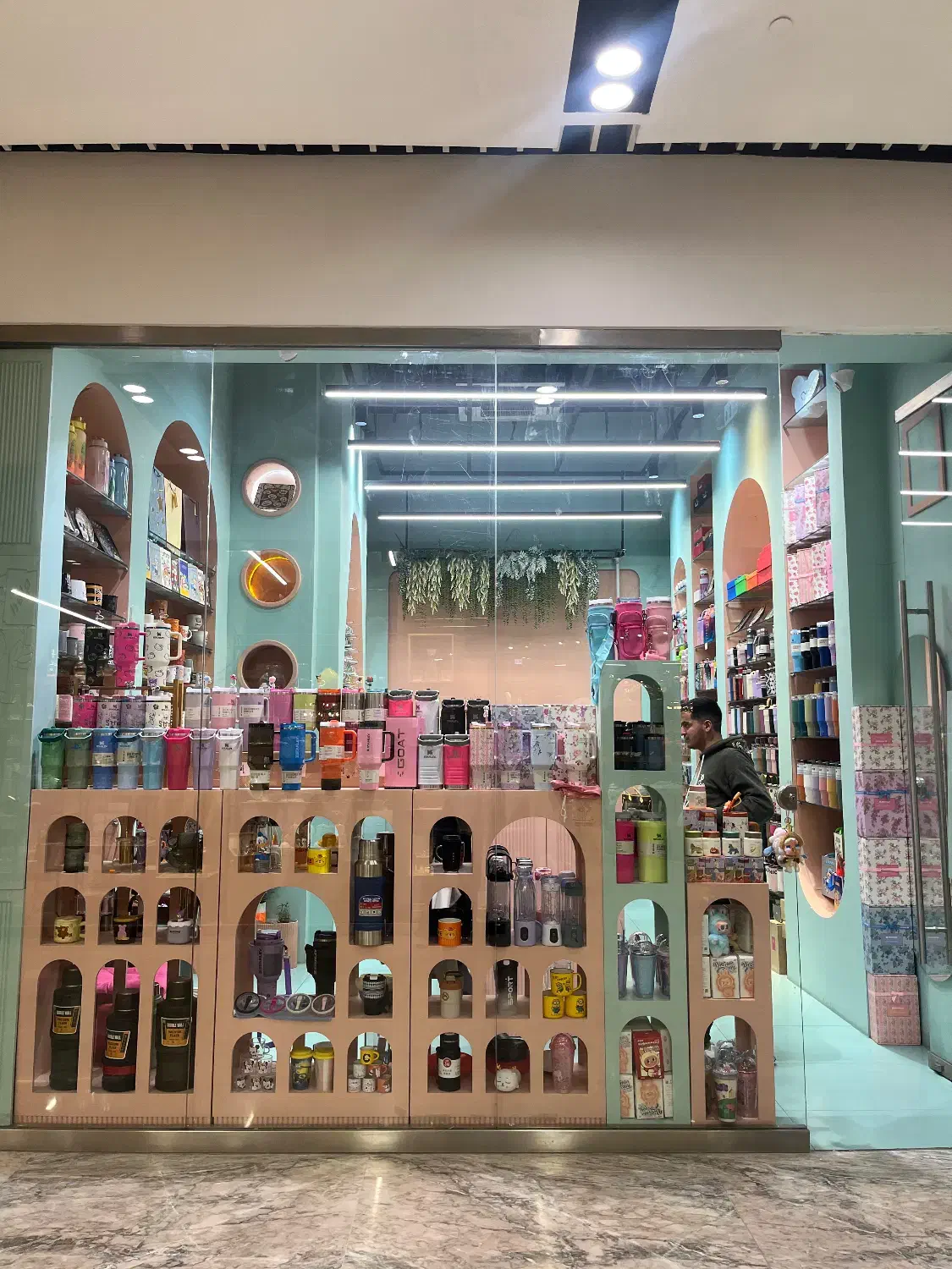 فروشنده شیفت عصر|استخدام بازاریابی و فروش|تهران, پونک|دیوار