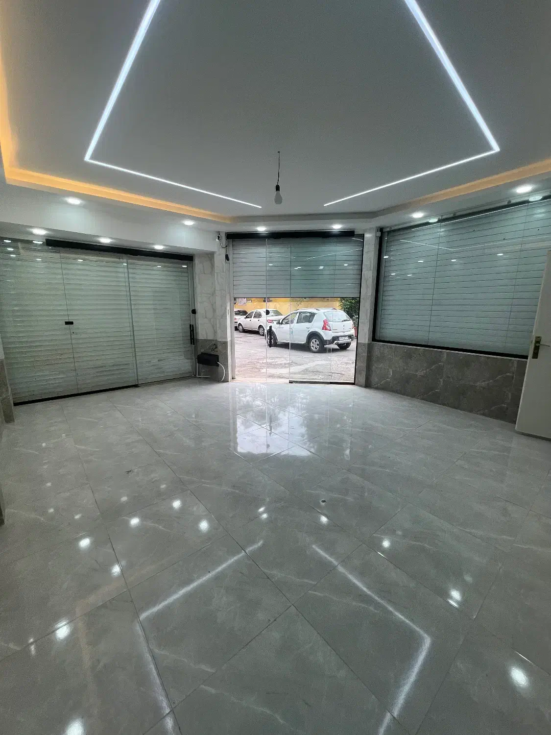 اجاره/مغازه/۳۷متری/برخیابان استادمعین/بلوار نماز|اجارهٔ مغازه و غرفه|رشت, گلباغ نماز|دیوار