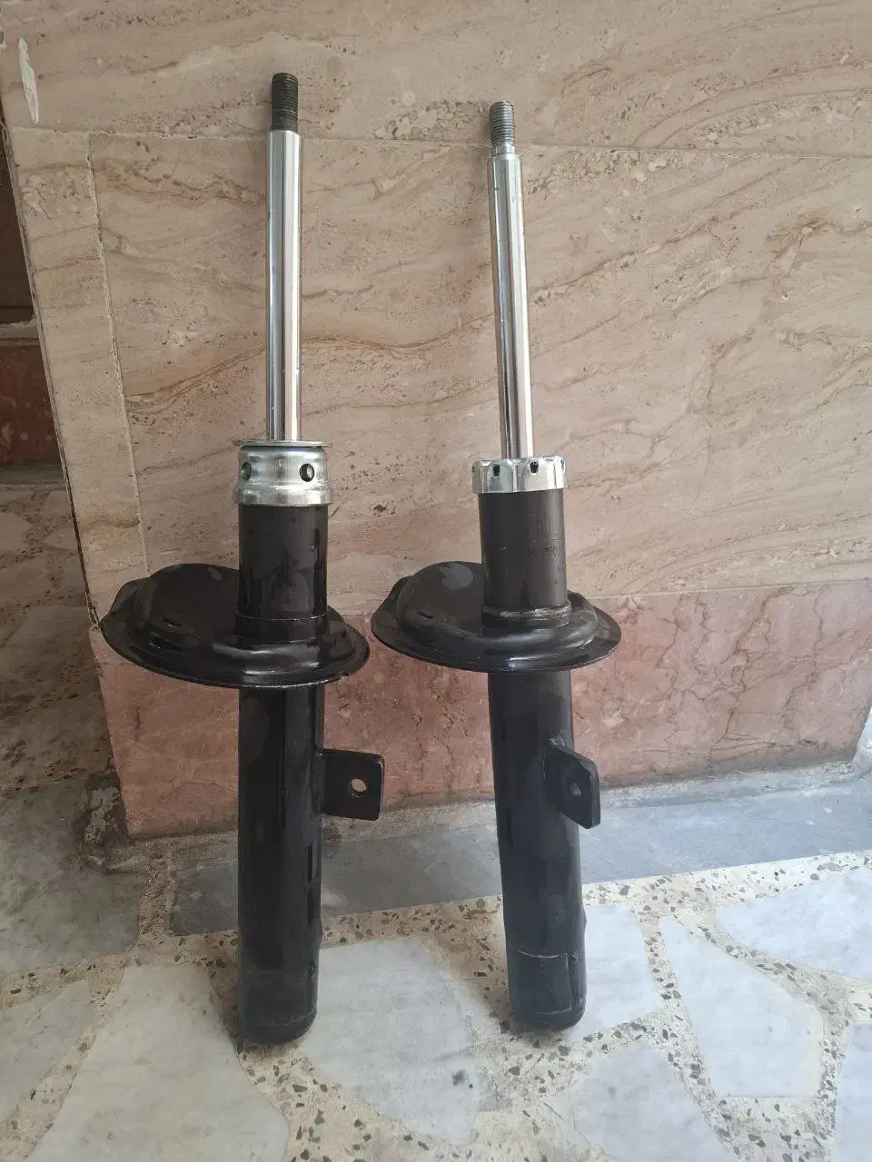 کمک فنر جلو پژو ۲۰۶|قطعات یدکی و لوازم جانبی|رشت, معلم|دیوار