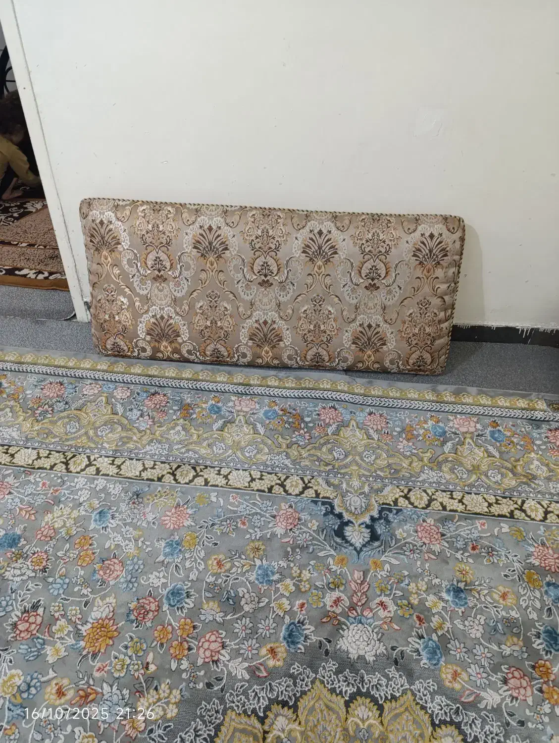 ۴عد د پشتی نو وتمیز|پشتی|اندیمشک, |دیوار