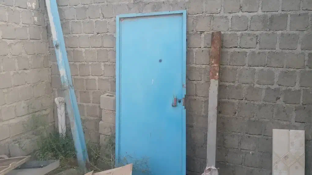 مقداری ضایعات در و پنجره و مصالح ساختمانی|مصالح و تجهیزات ساختمان|بوکان, |دیوار