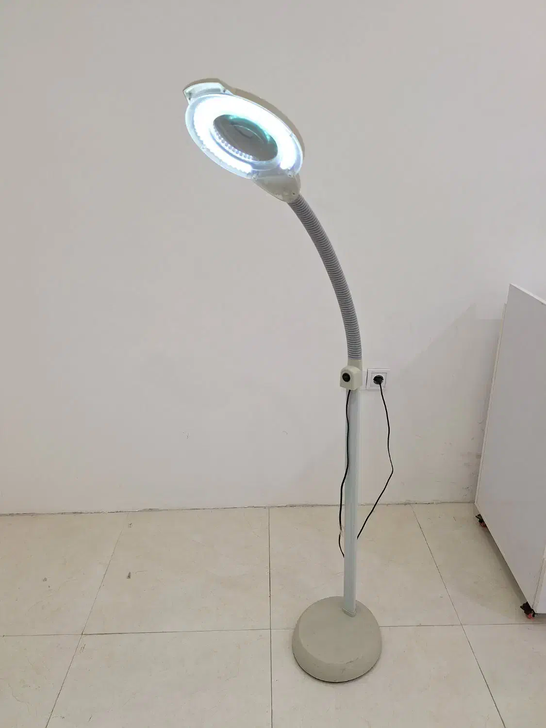 لوپ ایستاده برند beauty&best|آرایشی، بهداشتی، درمانی|آمل, |دیوار