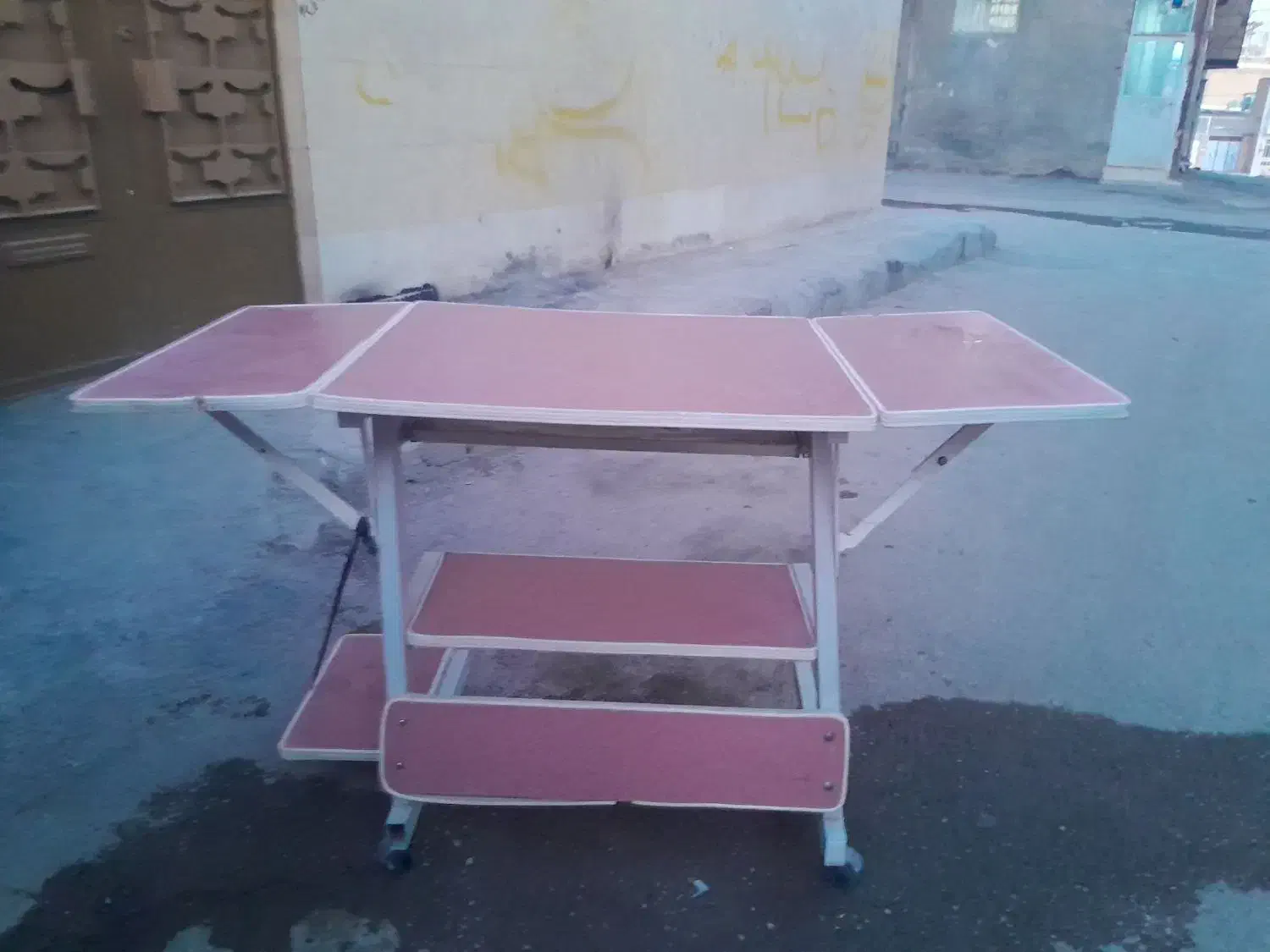 میز|میز تحریر و کامپیوتر|گوآور, |دیوار