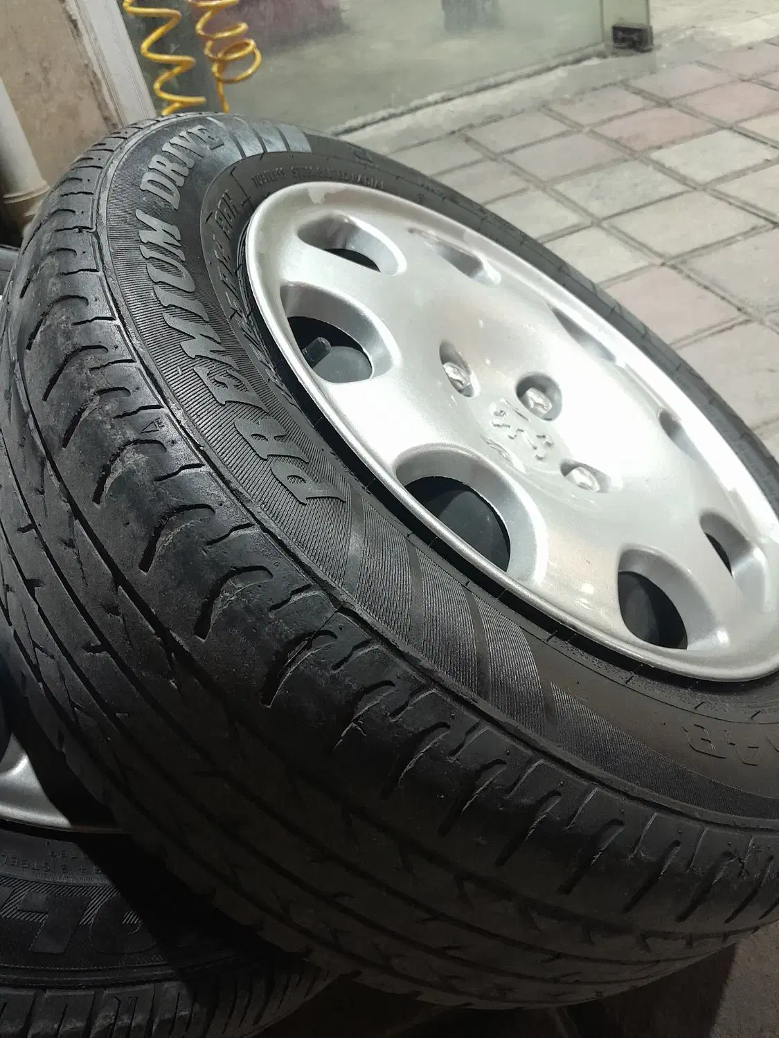 لاستیک سایز 14/185 پژو|قطعات یدکی و لوازم جانبی|رشت, دخانیات|دیوار