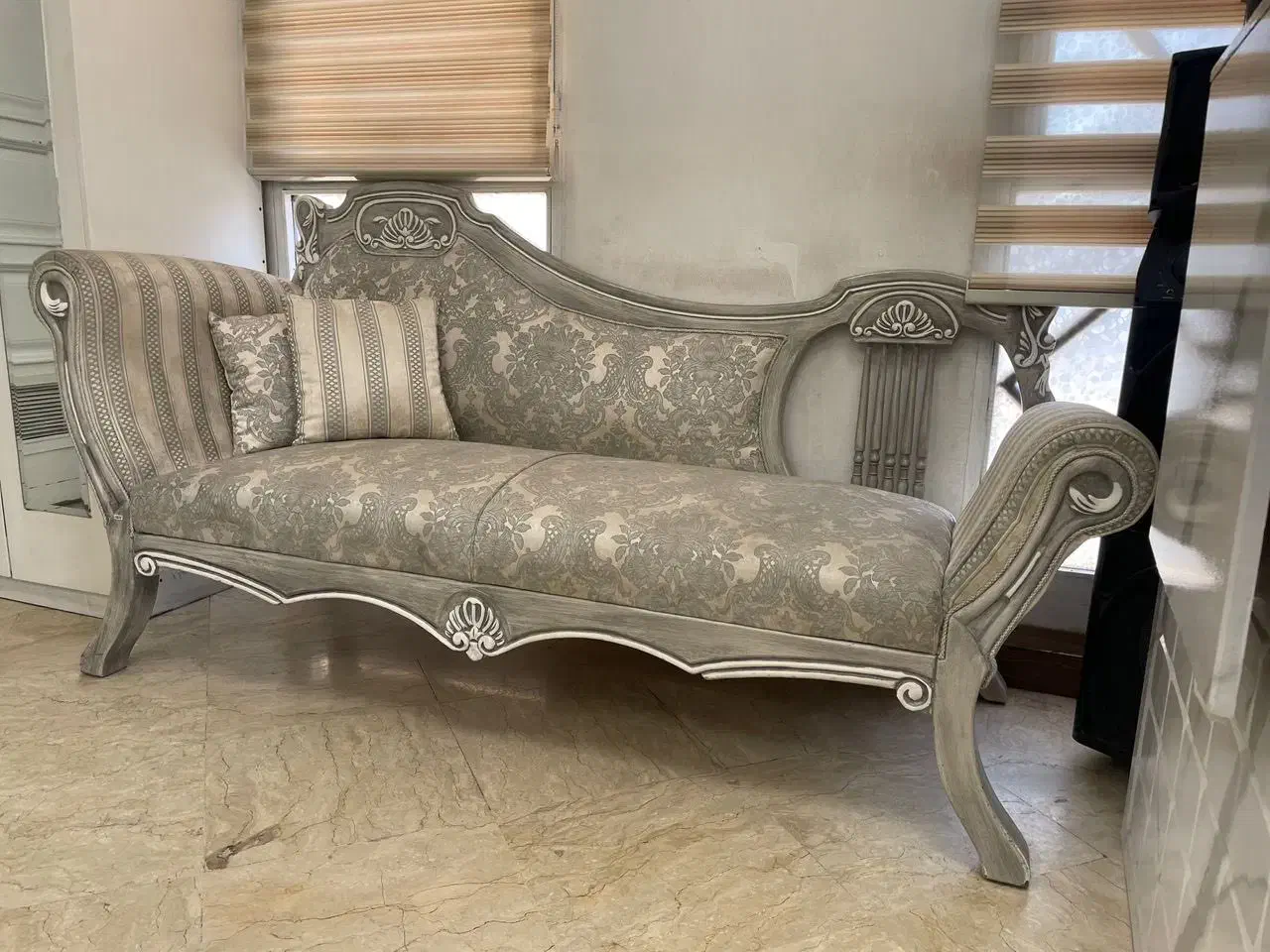 کاناپه کلاسیک|مبلمان خانگی و میز عسلی|تهران, قلهک|دیوار