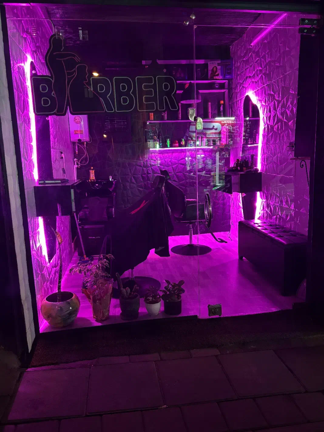 استخدام ارایشگر ماهر با مشتری|استخدام درمانی، زیبایی، بهداشتی|تهران, هاشمی|دیوار