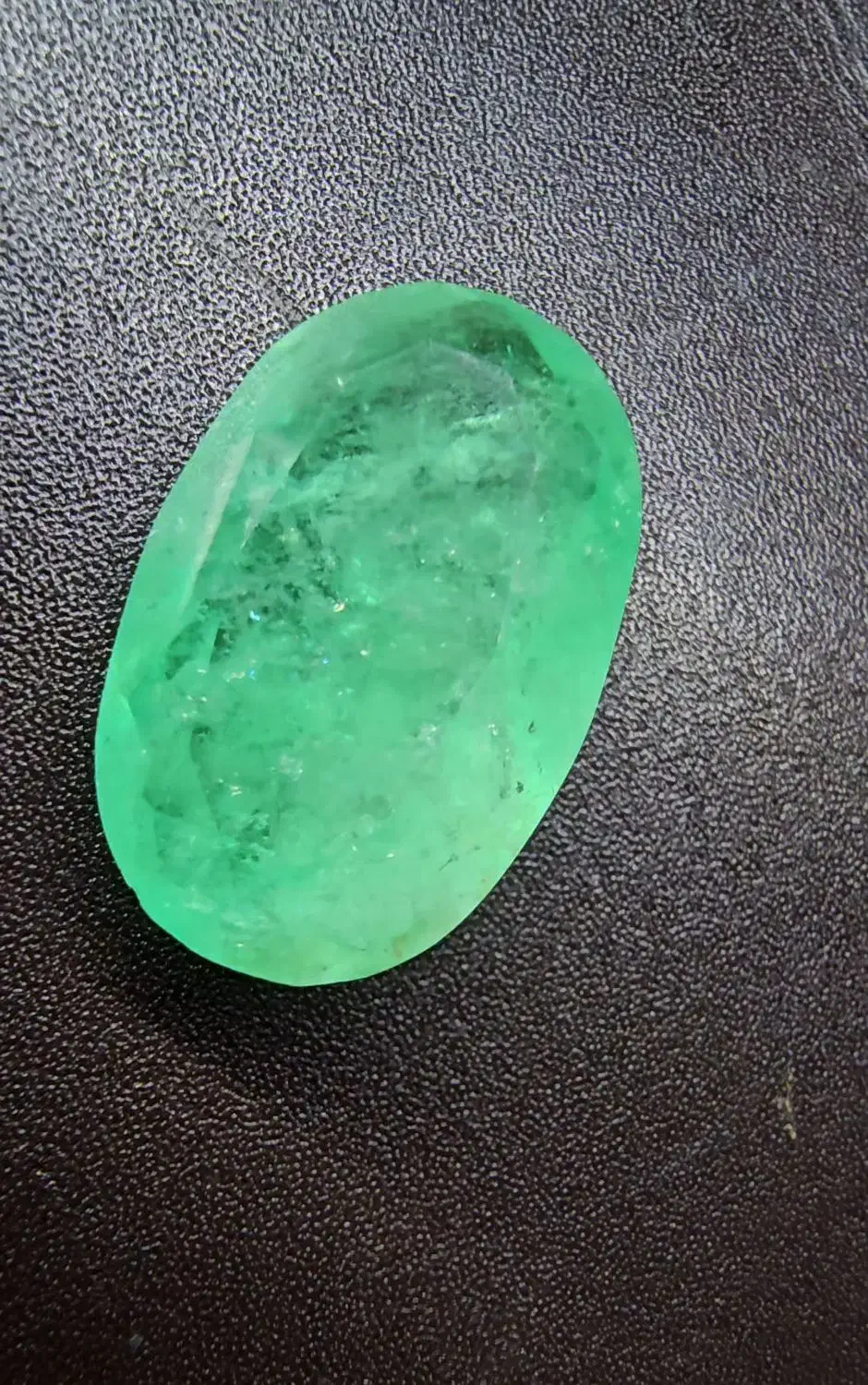 زمرد کلمبیا شناسنامه بین المللیIGL بانکوک 31/5 ct|جواهرات|قم, ارم|دیوار