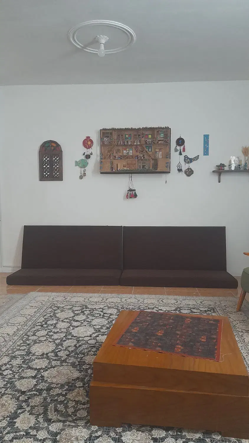 شاه نشین با پارچه مبلی|مبلمان خانگی و میز عسلی|خرم‌آباد, |دیوار