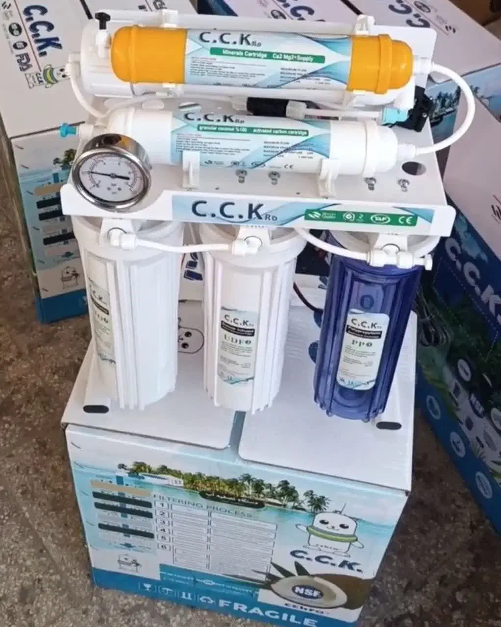 نصب و تعویض فیلتر دستگاه تصفیه آب خانگی اسمز معکوس|آبسردکن و تصفیه آب|یزد, |دیوار