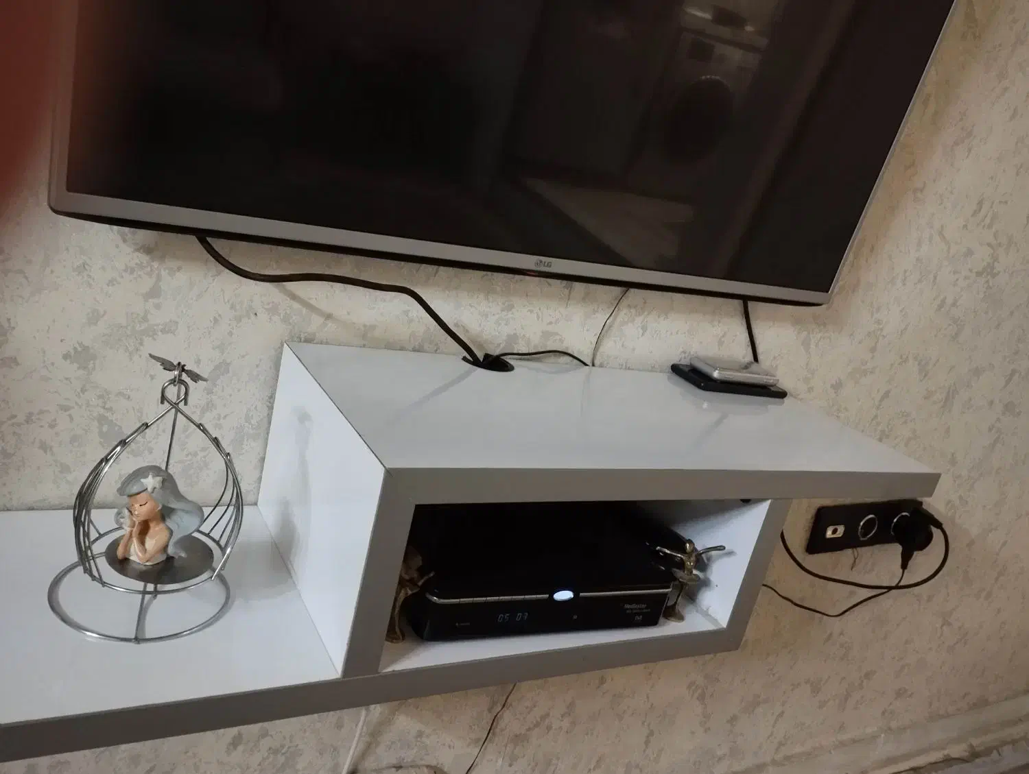 تابلوومیزتی وی|تابلو، نقاشی، عکس|ری, شهرک نظامی|دیوار