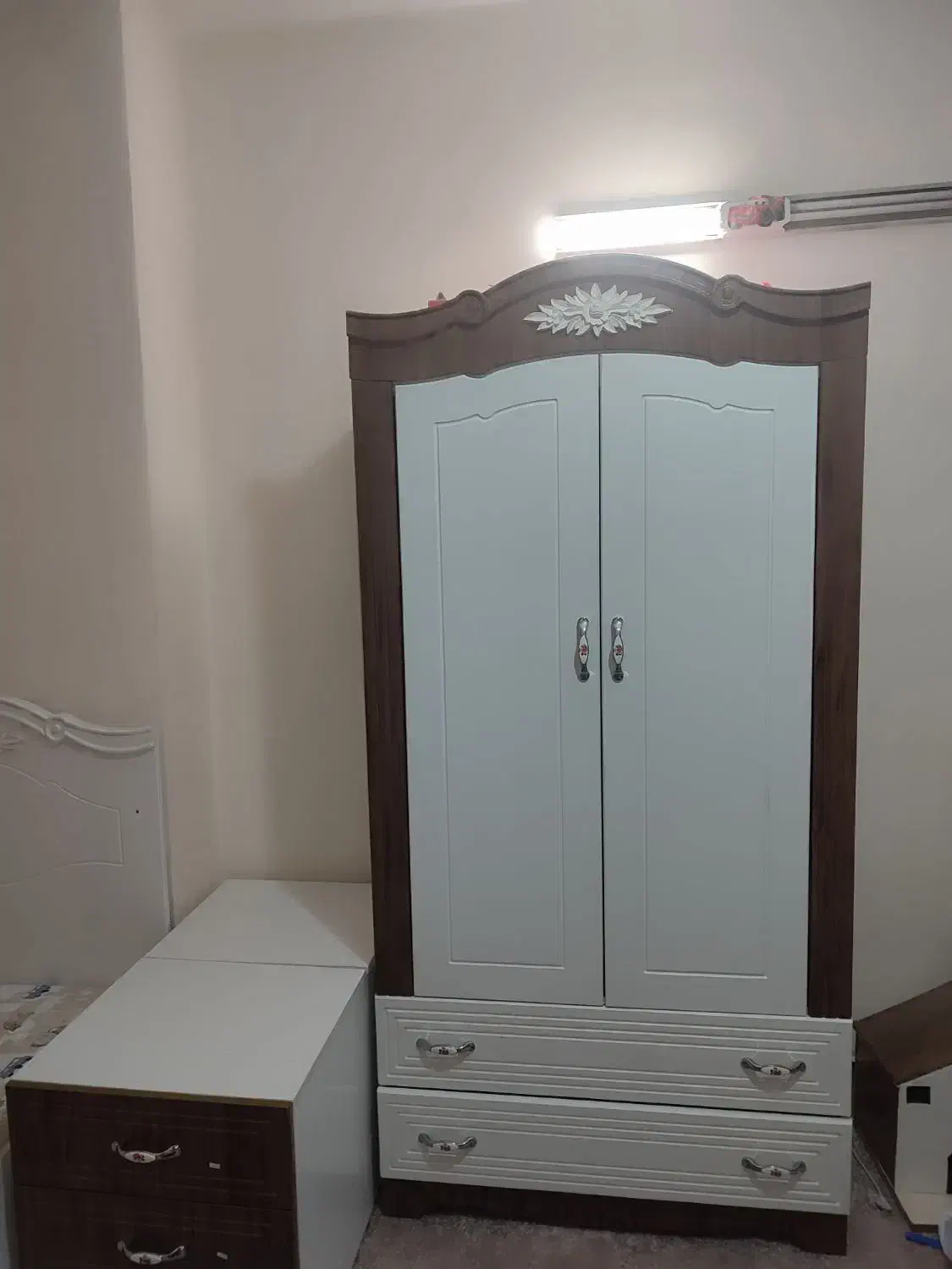 تخت وکمد ودرایور|تخت و سرویس خواب|آمل, |دیوار