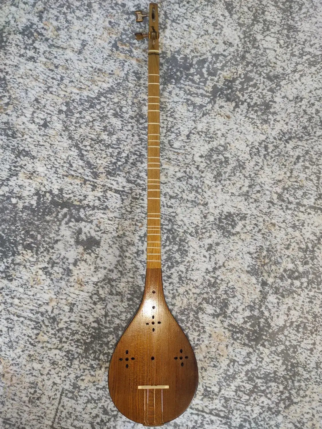 سه تار|سازهای سنتی|کرمانشاه, |دیوار