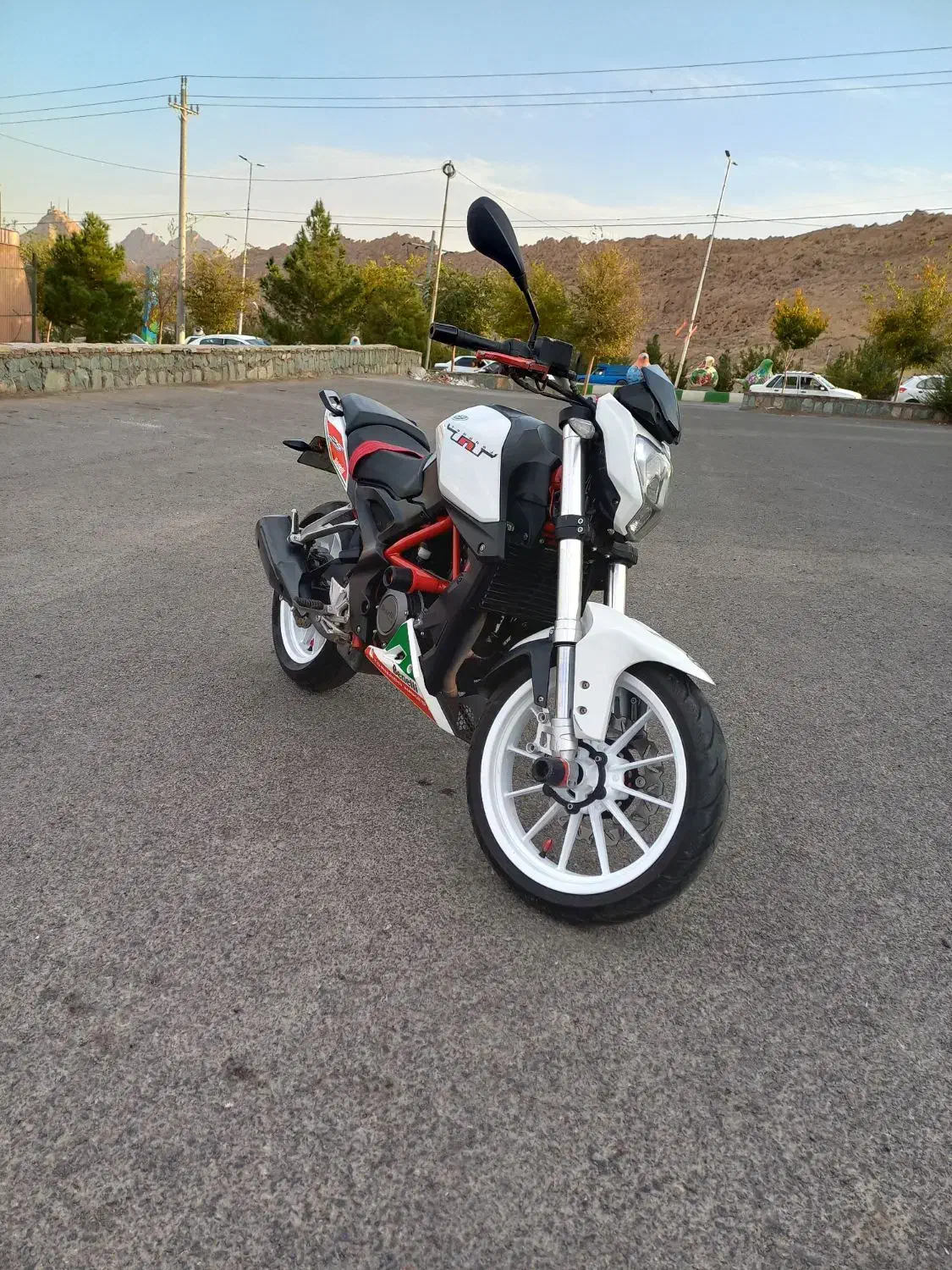 بنلی ۹۸|موتورسیکلت|قم, وادی السلام|دیوار