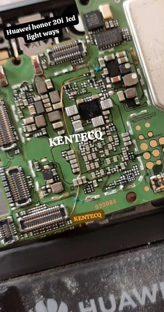 فروش برد گوشی های قدیمی ۶.۳۰۰کیلوگرم قیمت ۹۹۰۰۰۰۰|خدمات پیشه و مهارت|اسکو, |دیوار