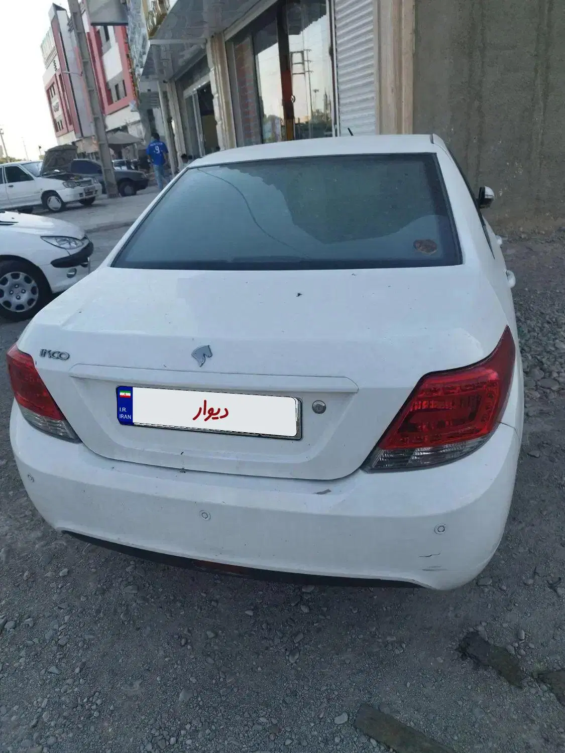 دنا|خودرو سواری و وانت|پیشوا, |دیوار