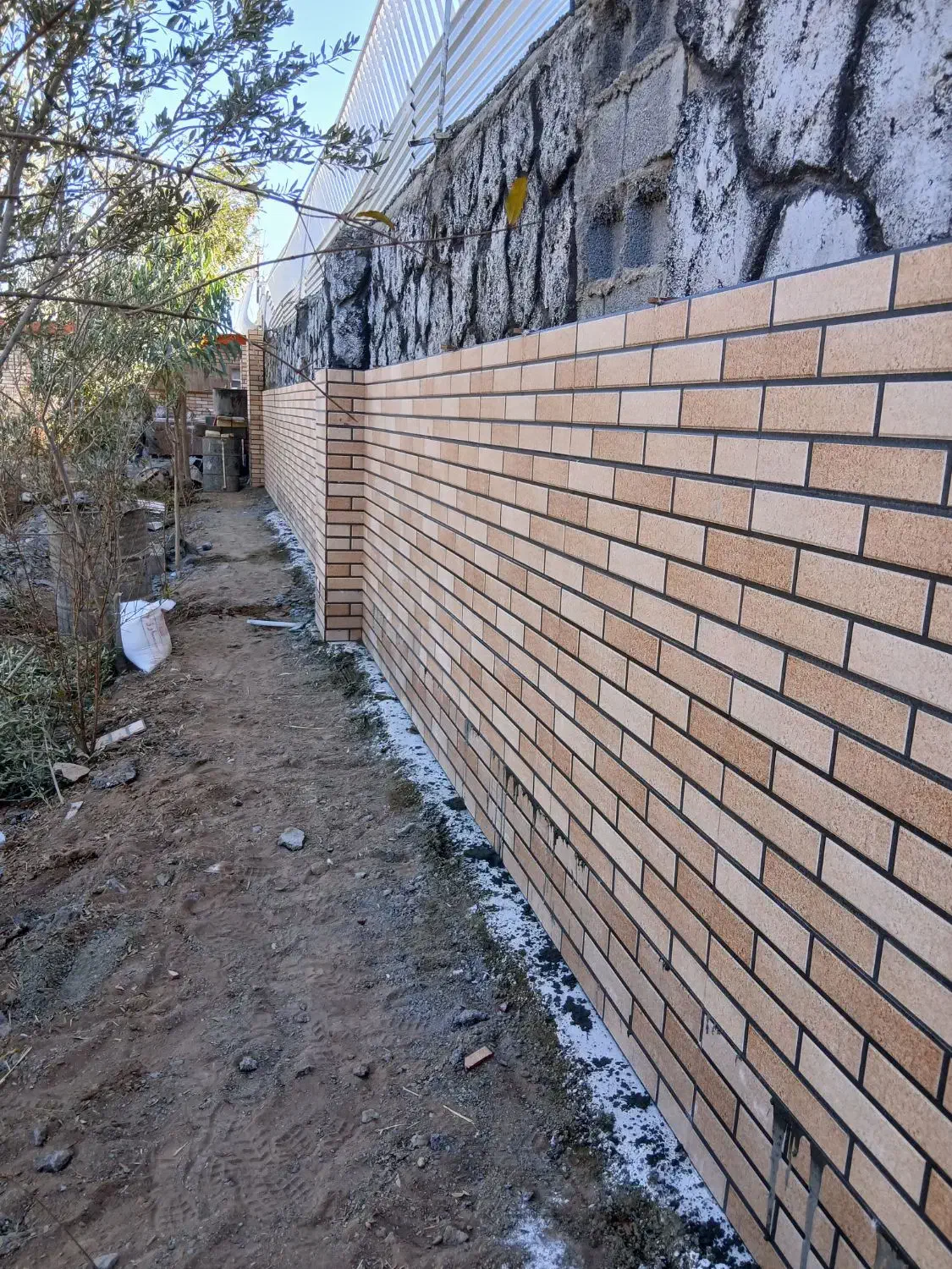 سنگ کف باغ سیمان کاری کاشی کاری|خدمات پیشه و مهارت|اصفهان, جلوان|دیوار