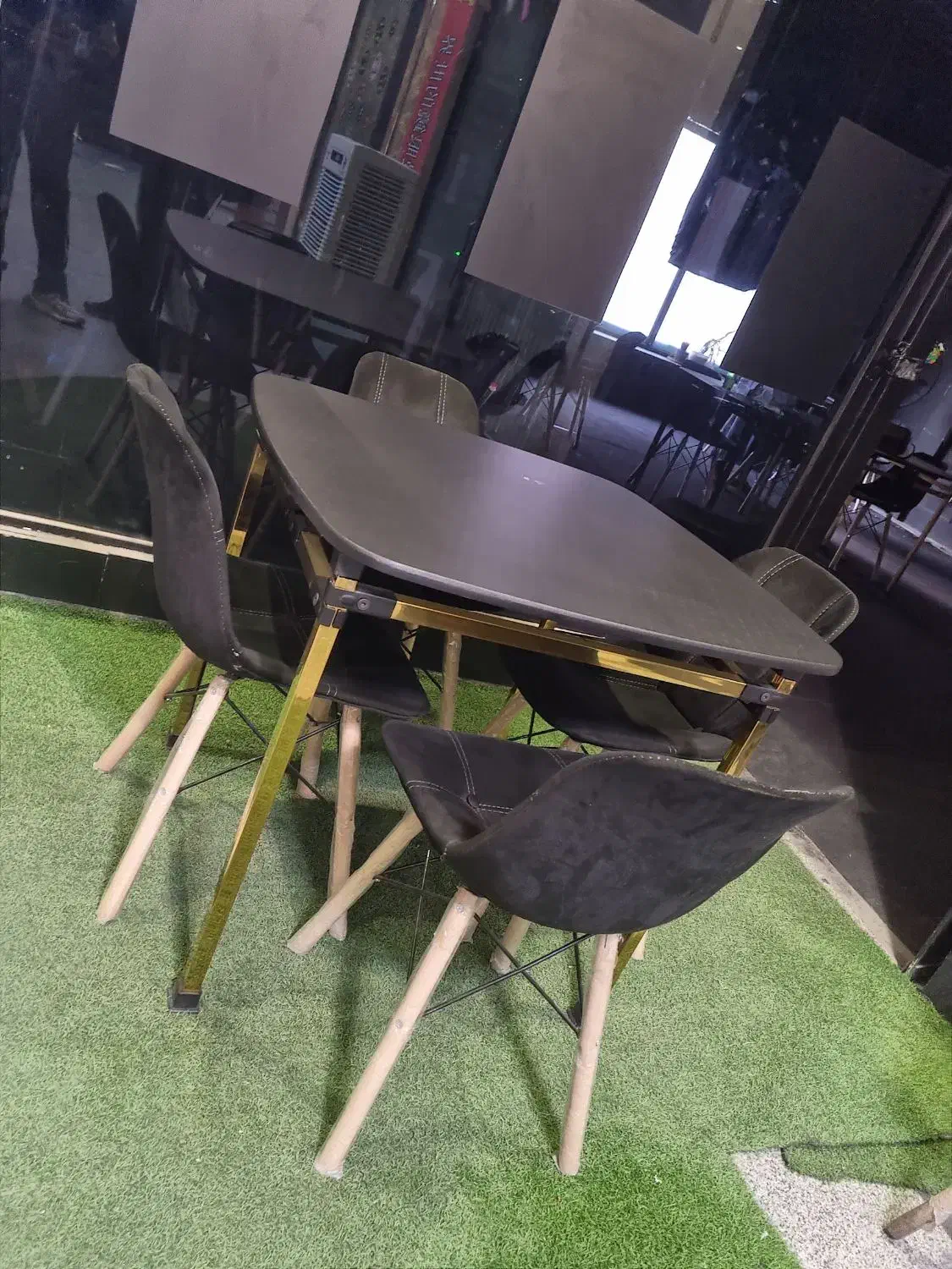 میز و صندلی (60 عدد صندلی زین اسبی و میز ۱۵ عدد)|میز و صندلی غذاخوری|تهران, تهرانسر شمالی|دیوار