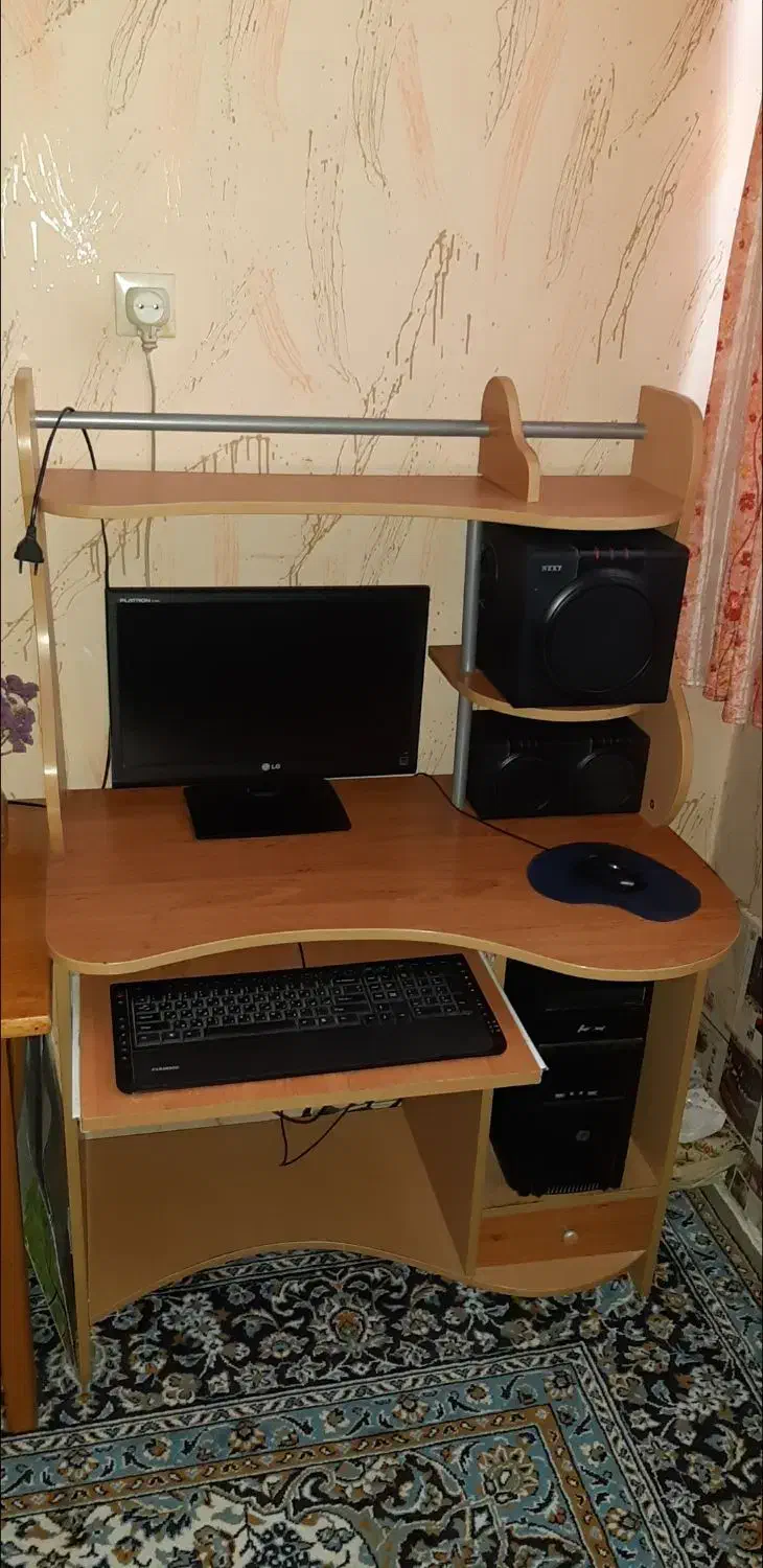 میز کامپیوتر|میز تحریر و کامپیوتر|اسلامآباد غرب, |دیوار