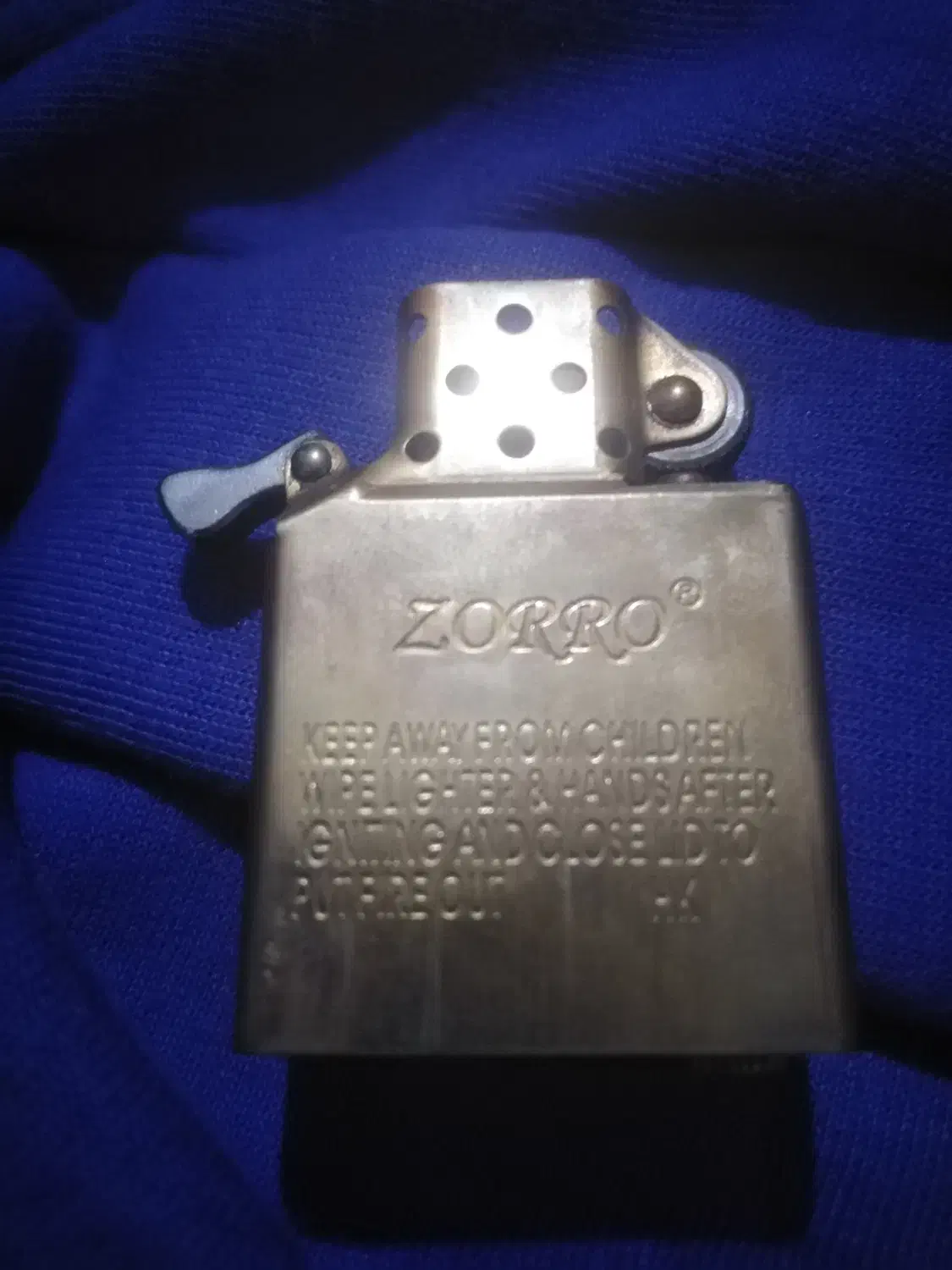 فندک بنزینی زورو|کلکسیون اشیاء عتیقه|شیراز, سعدیه جنوبی|دیوار