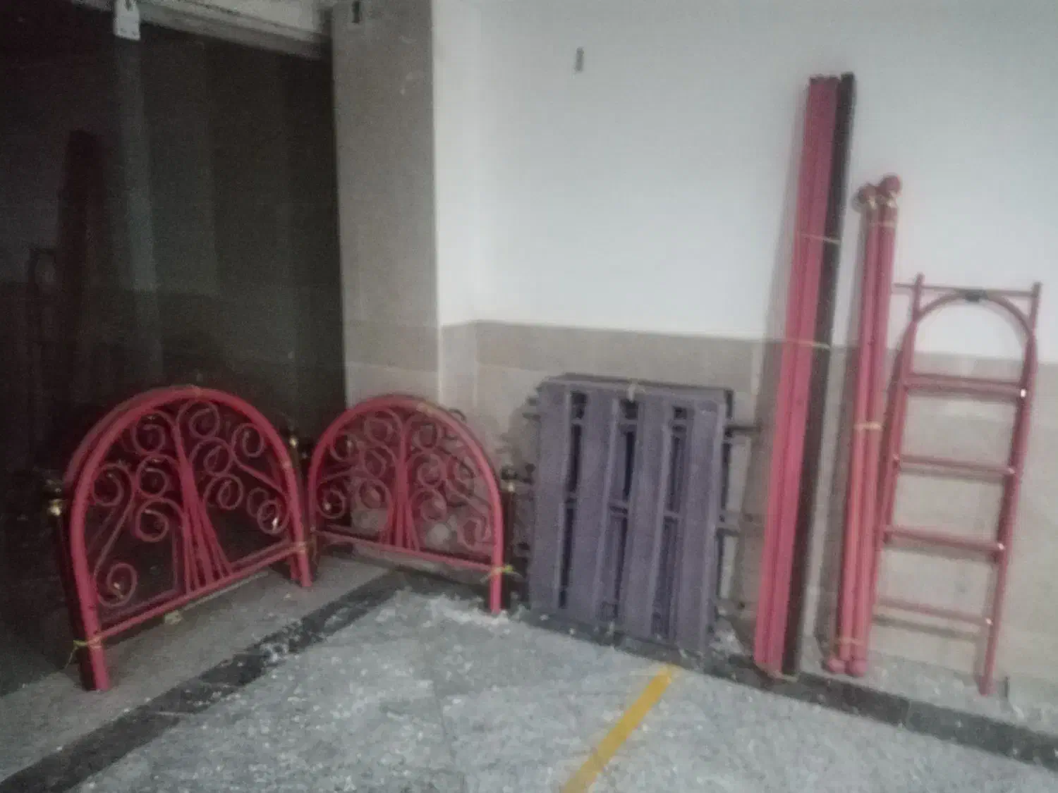 سه عدد تخت فلزی  درح.دنو|تخت و سرویس خواب|سبزوار, قصبه شرقی|دیوار