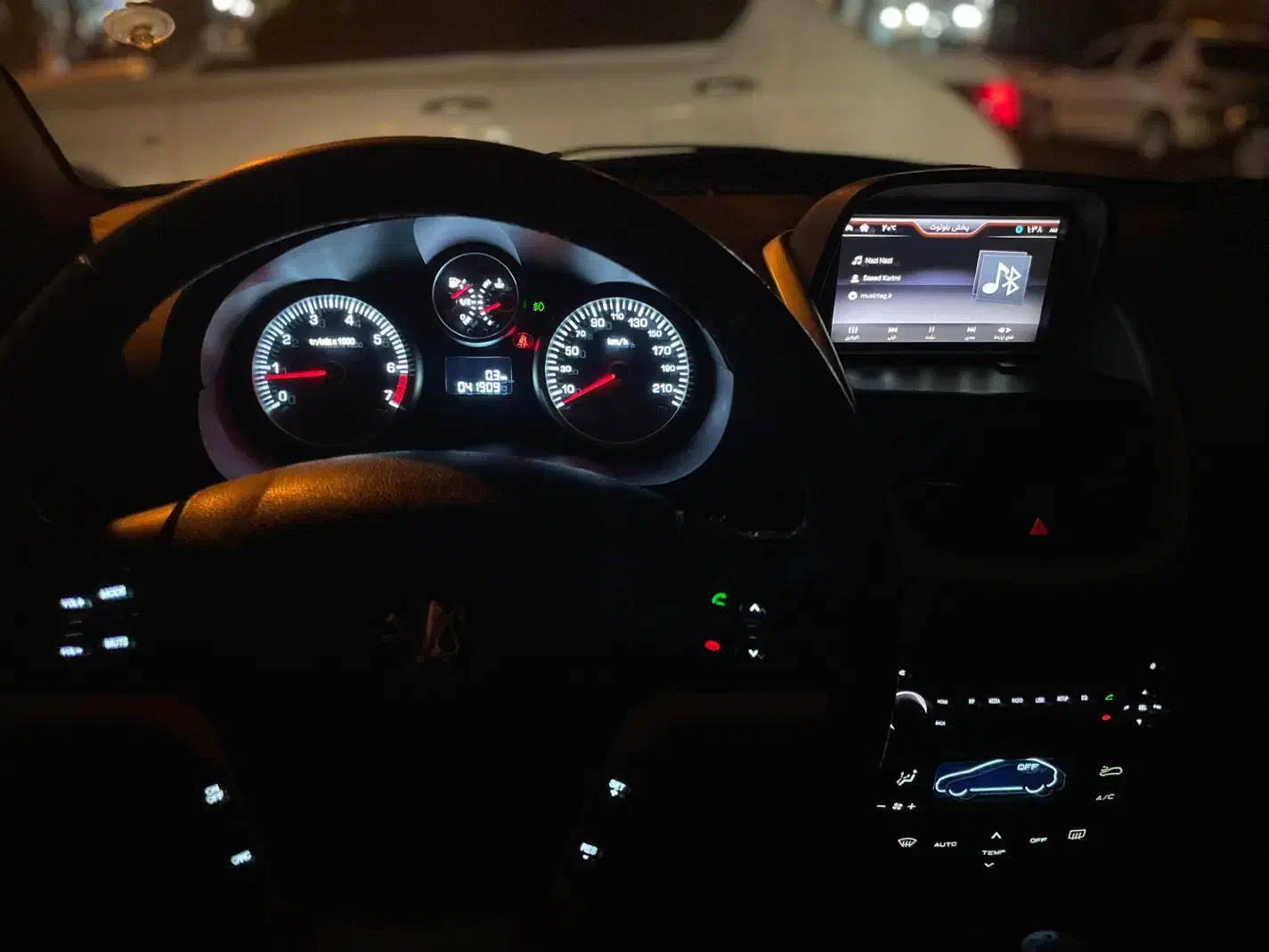 ۲۰۷پانا مدل۴۰۱ کیلومتر یخی|خودرو سواری و وانت|بندرعباس, |دیوار