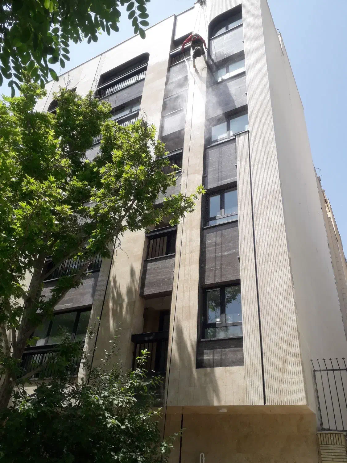 کارپیچ رولپلاک کردن نما بدون نیاز به داربست|خدمات پیشه و مهارت|گلستان (تهران), |دیوار