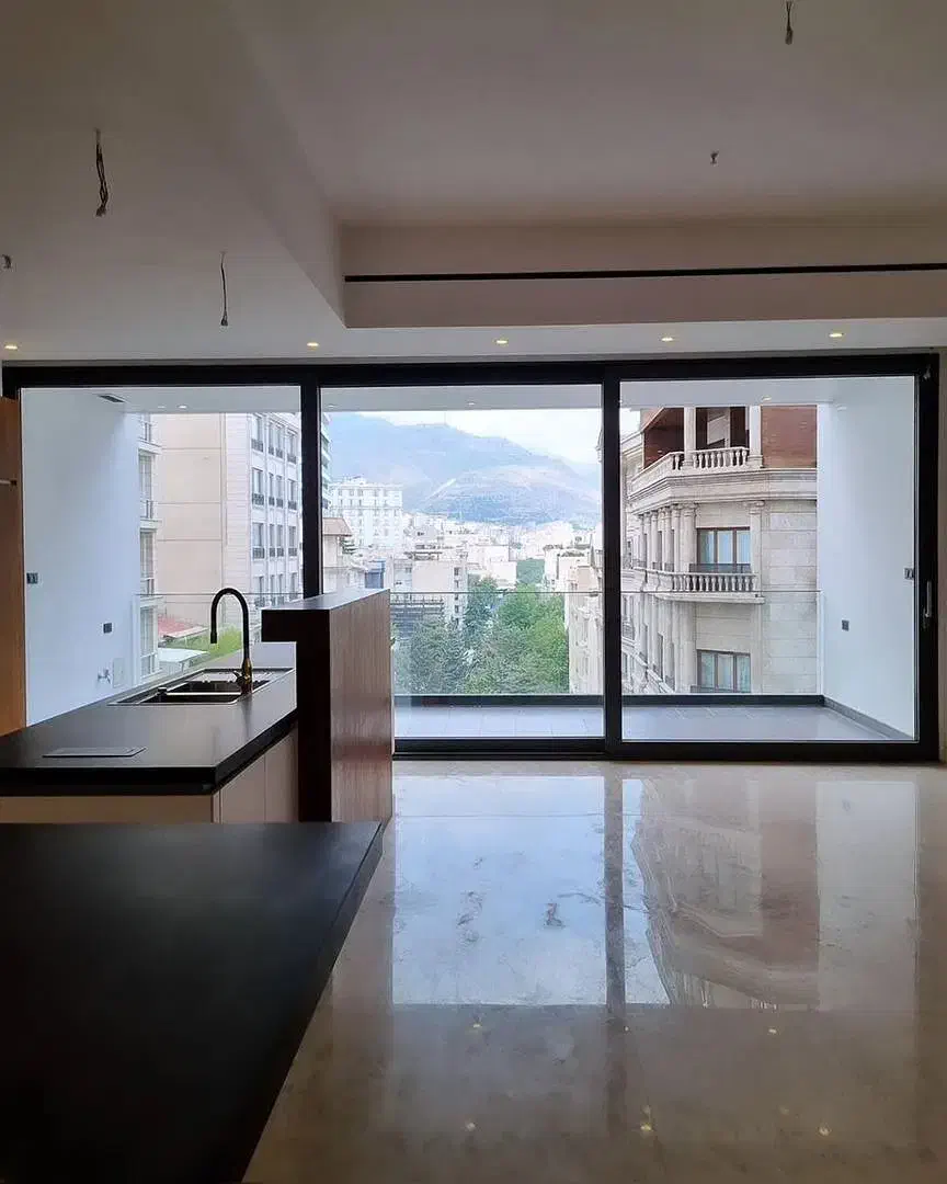 215 متر نیاوران/ ویو سراسری / کلید نخورده