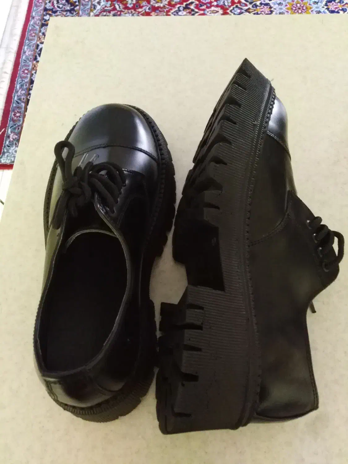 لوفر بالنسیاگا|کیف، کفش، کمربند|کرج, ساماندهی|دیوار