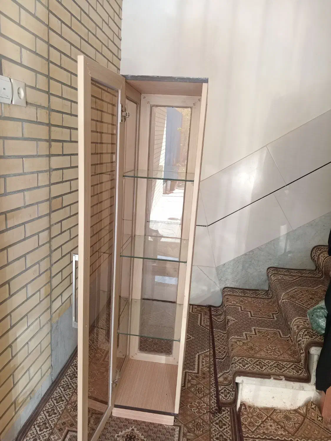 ویترین کوچک درحدنو|بوفه، ویترین، کنسول|پیر بکران, |دیوار