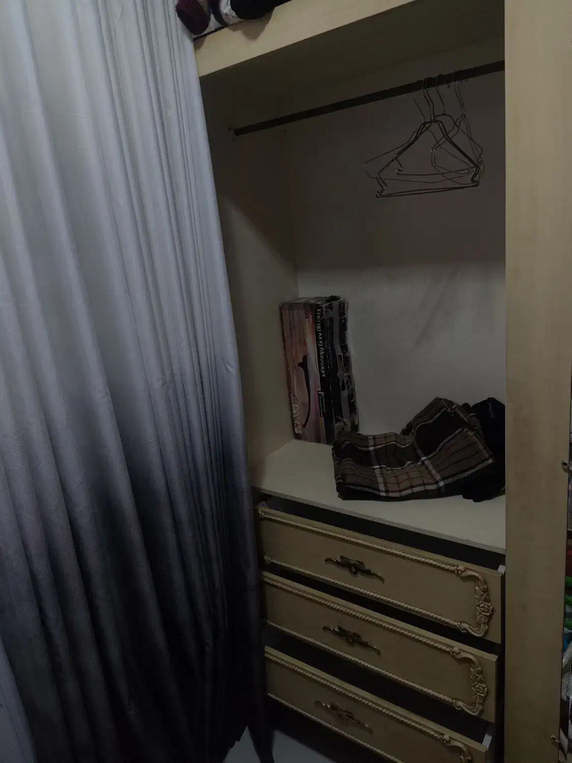 کمد لباس|جاکفشی، کمد، دراور|رشت, فلسطین|دیوار