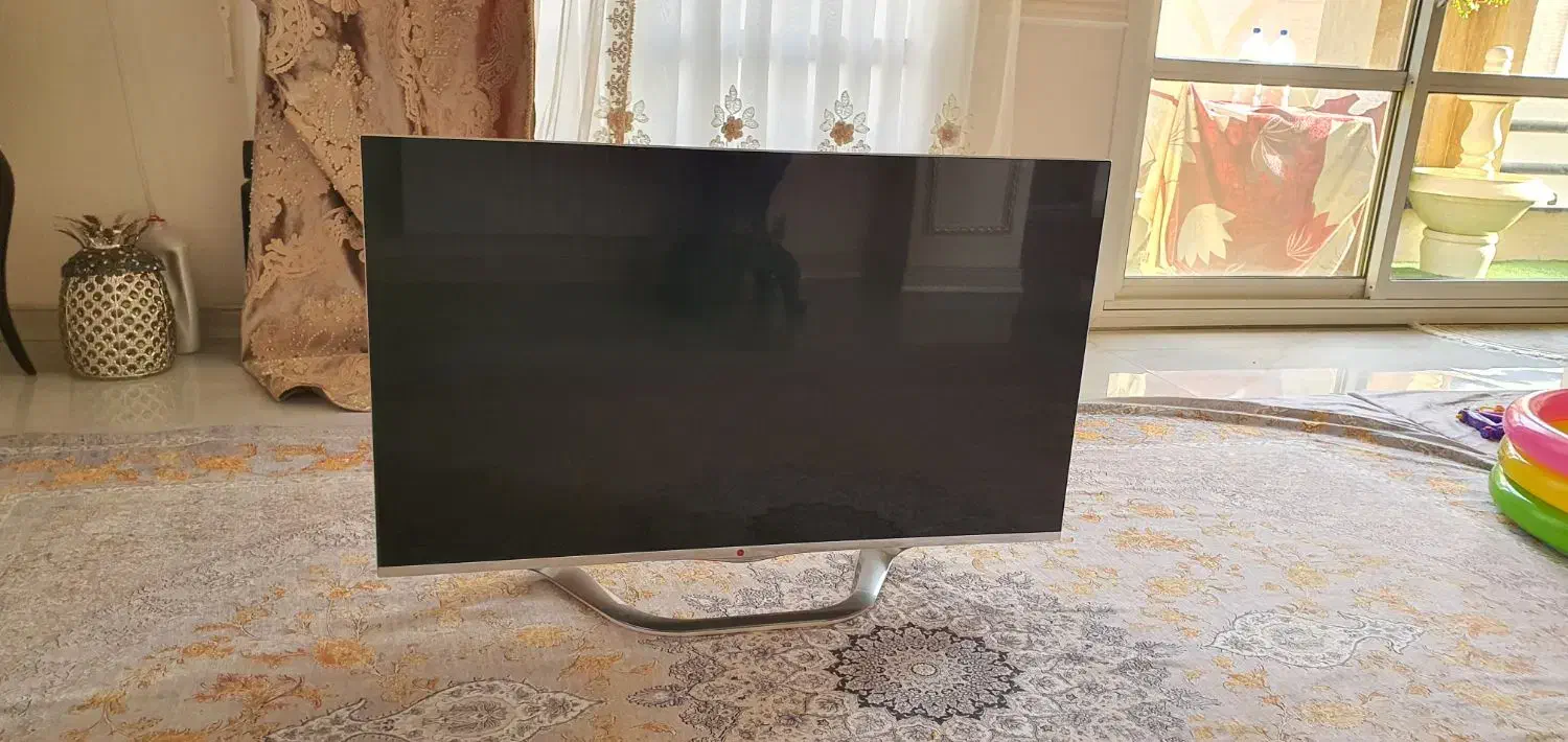 الجی ۴۷ اینچ کره ای اصل|تلویزیون و پروژکتور|اصفهان, گلزار|دیوار