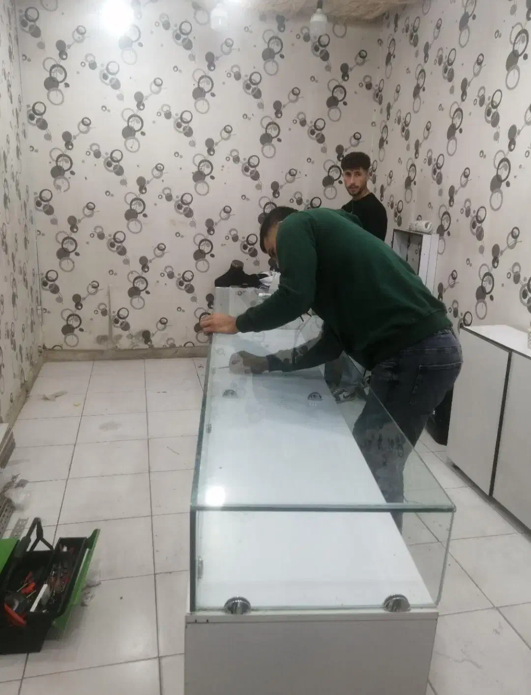 شیشه بری و آیینه کاری(خدمات برش و نصب درمحل)|خدمات پیشه و مهارت|اهواز, زیتون کارمندی|دیوار