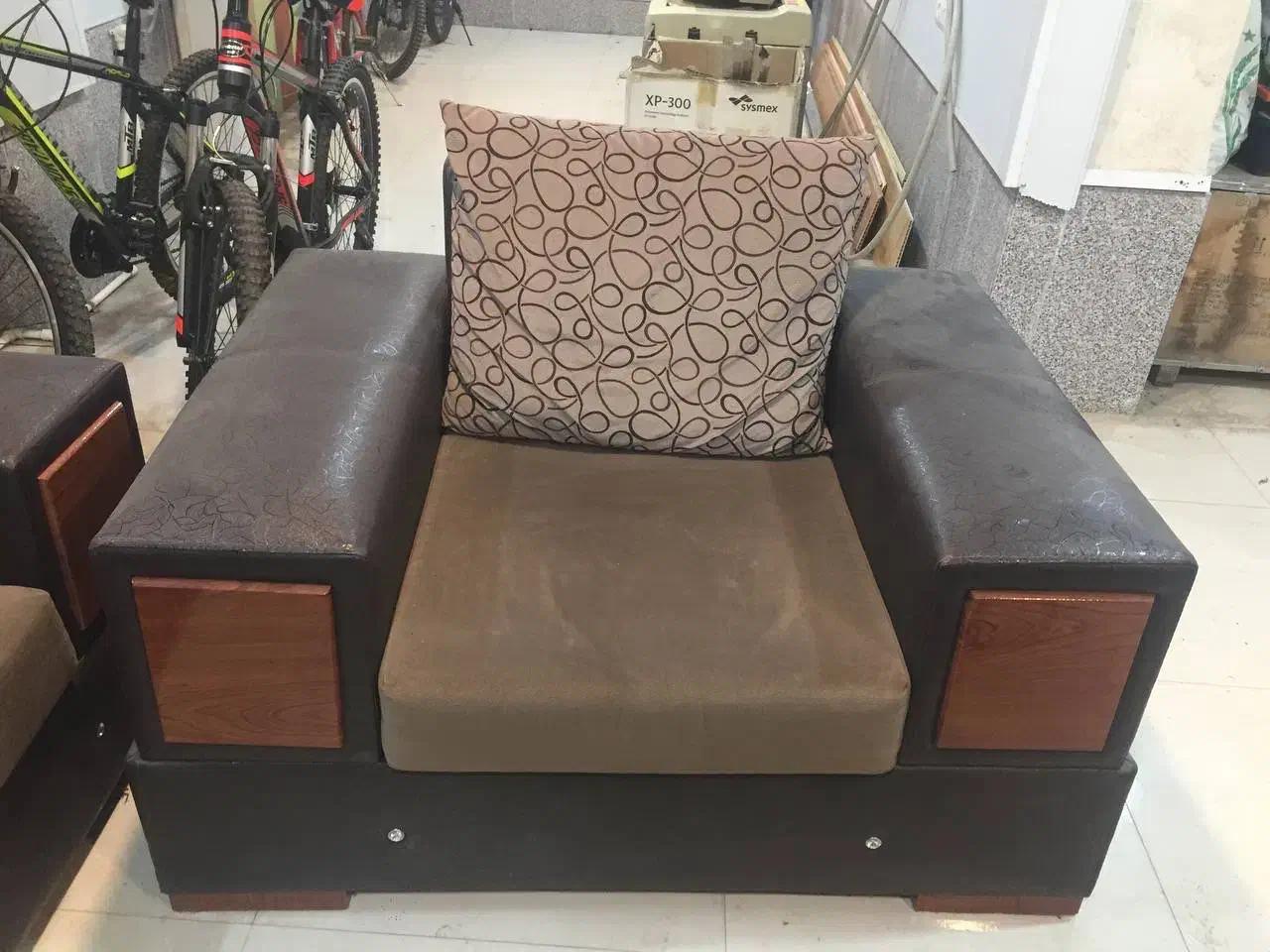 یک دفتر کار مرتب بسیار تمیزو مرتب مستقل اجاره|اجارهٔ دفتر کار، اتاق اداری، مطب|گنبد کاووس, |دیوار