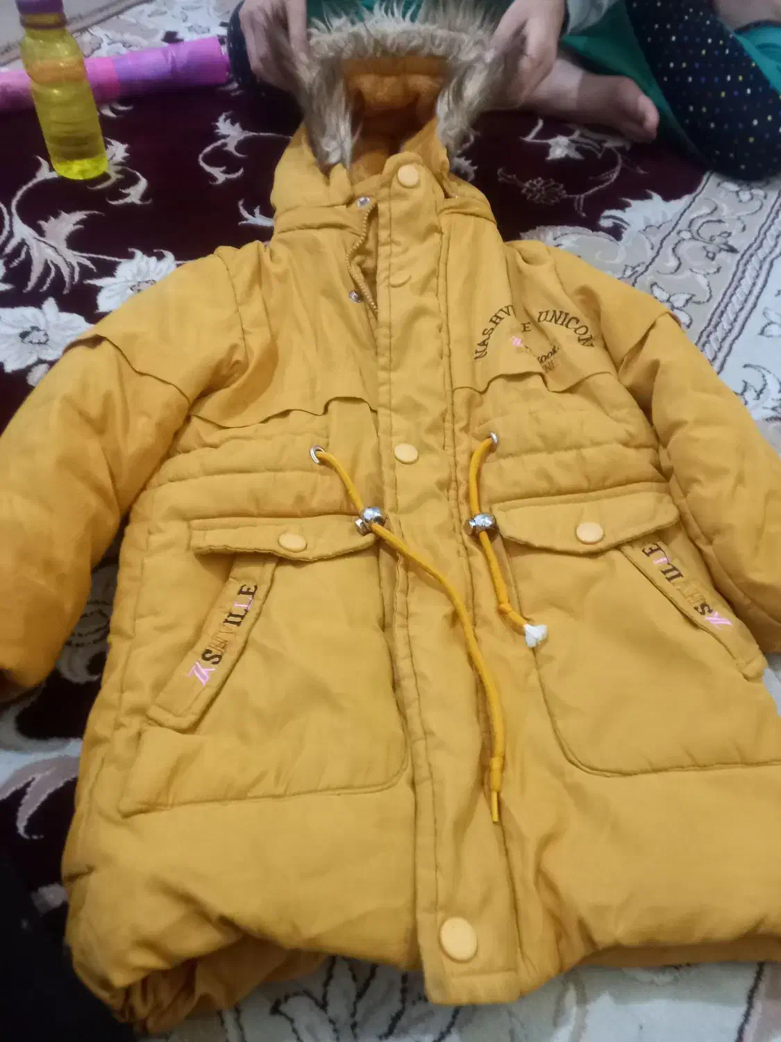 کاپشن|لباس|شیراز, شهرک بهار|دیوار