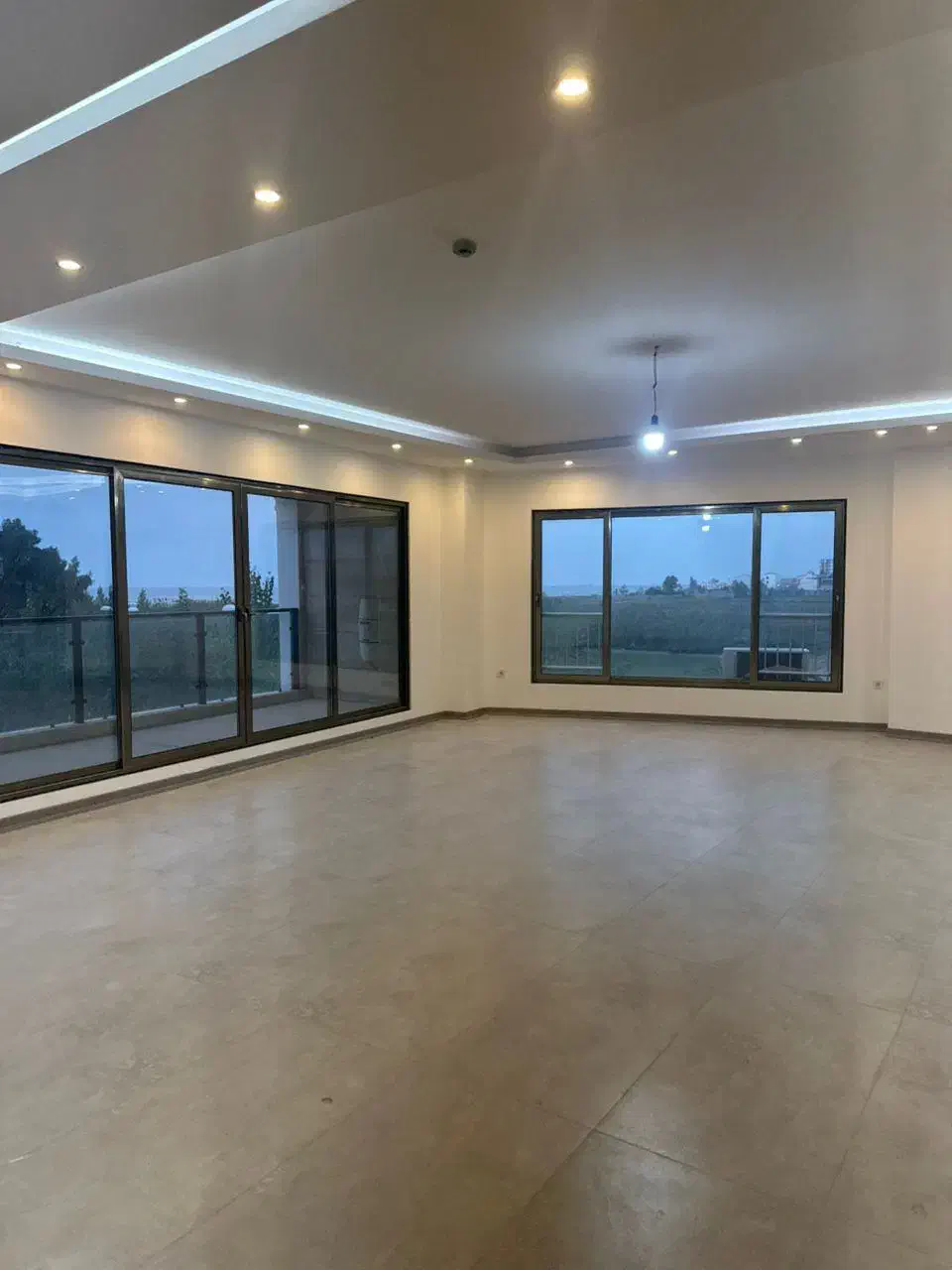 واحد ۲۰۰متری با ویو به دریا|اجارهٔ آپارتمان|سرخرود, |دیوار