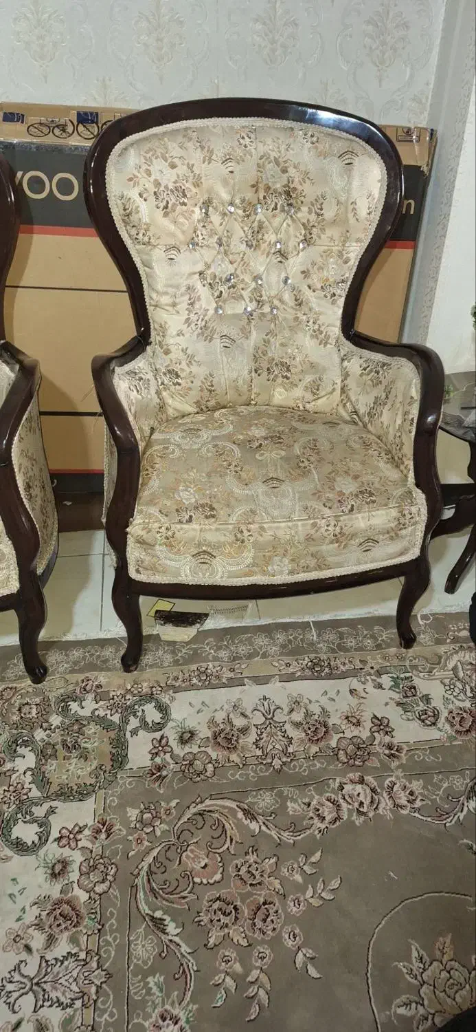 مبل کلاسیک ۷ نفره|مبلمان خانگی و میز عسلی|سرعین, |دیوار