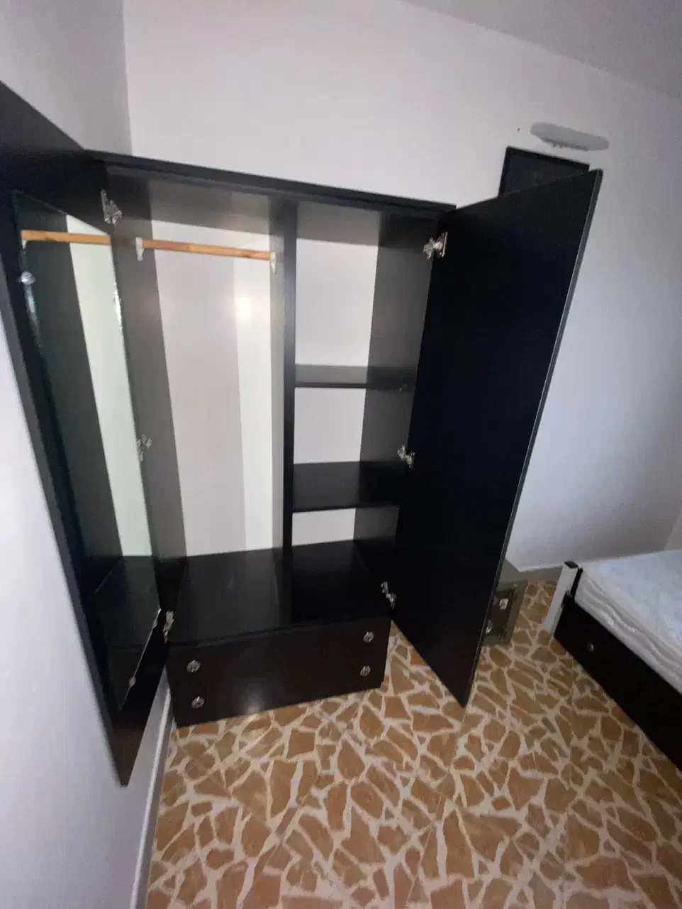 کمد و ویترین و یه جا کفشی سالم سالم|جاکفشی، کمد، دراور|رودسر, |دیوار