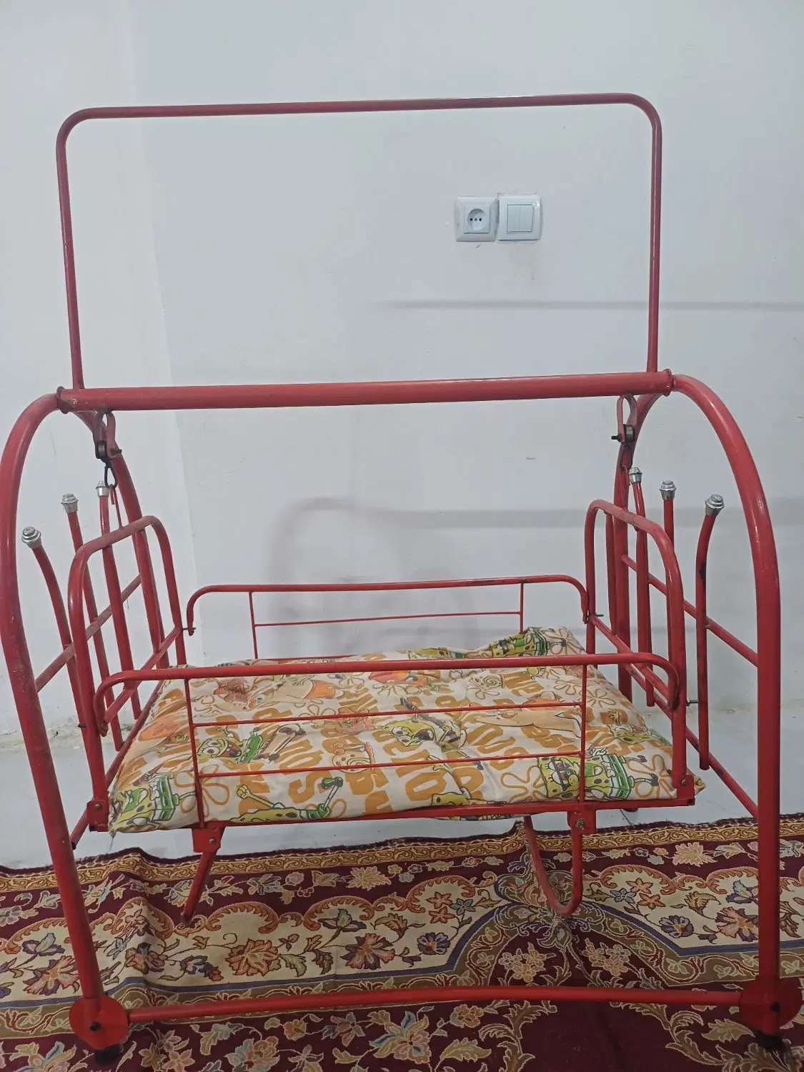 گهواره|تخت و صندلی بچه|تربت جام, علوی|دیوار