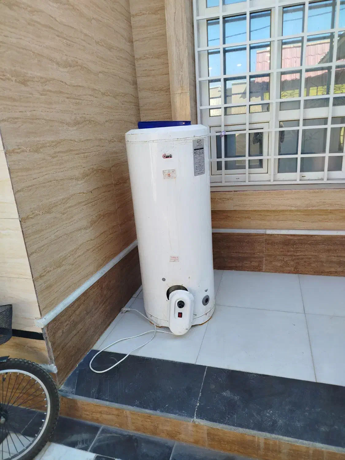 ابگرمن برقی ۲۰۰ لیتری|آبگرمکن، پکیج، شوفاژ|زابل, |دیوار