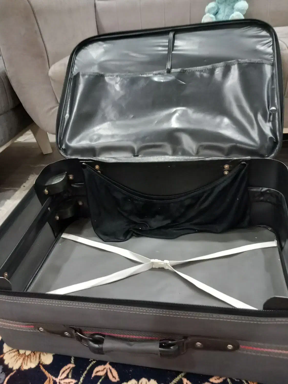 چمدان ۵۰۰|کیف، کفش، کمربند|اهواز, شهدای انتظامی|دیوار